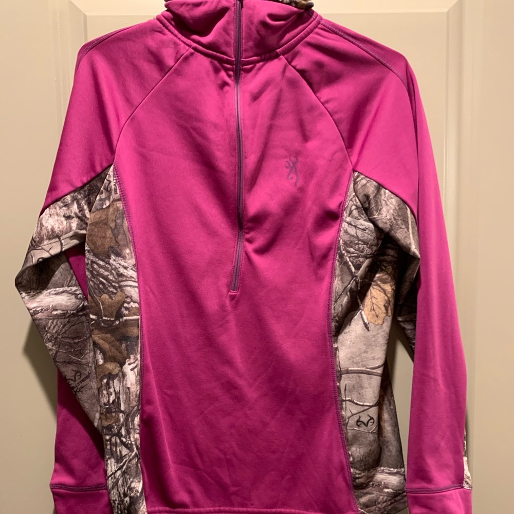 Under Amor Pink & Camo pullover